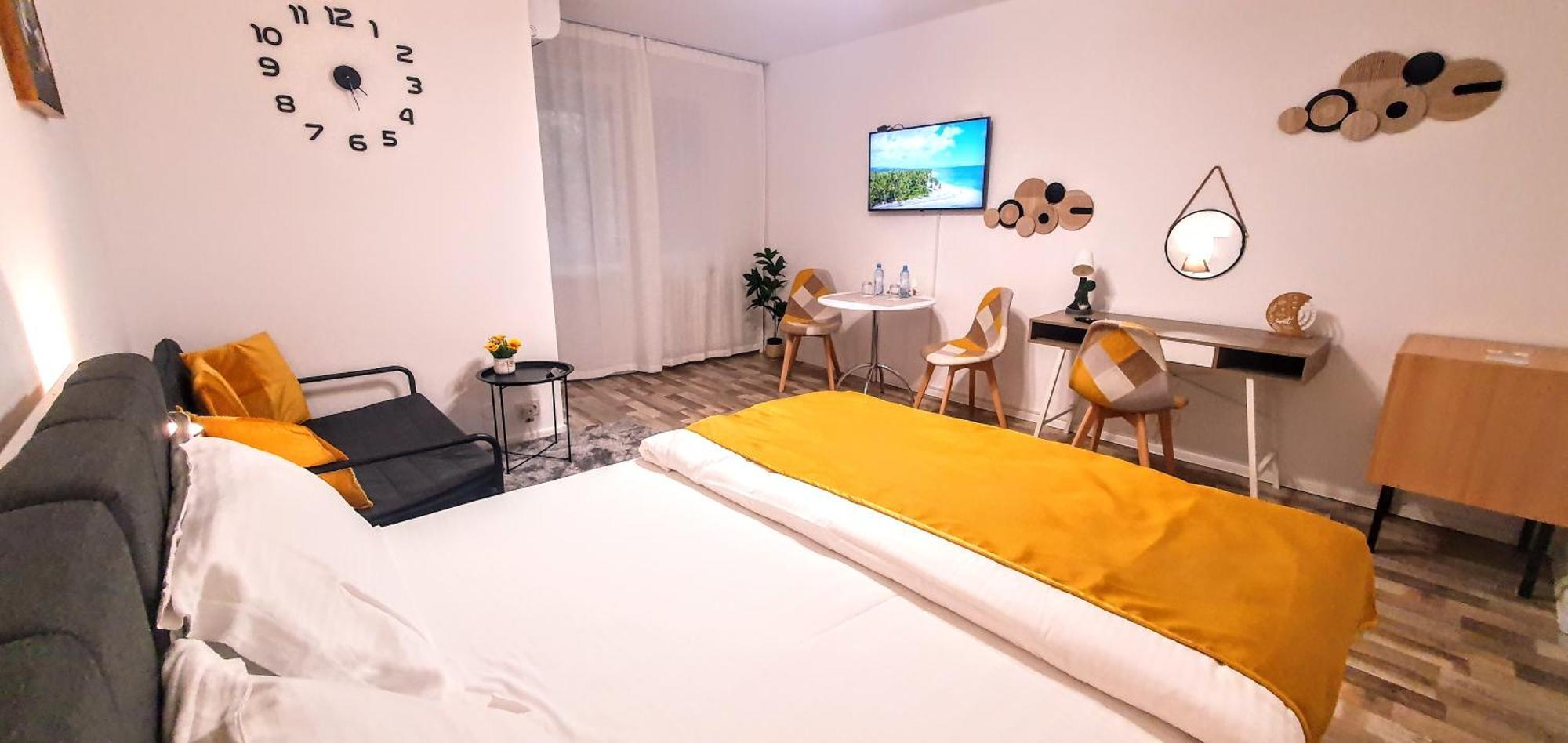 The Yellow King - Luxurious Apartment Bucarest Esterno foto
