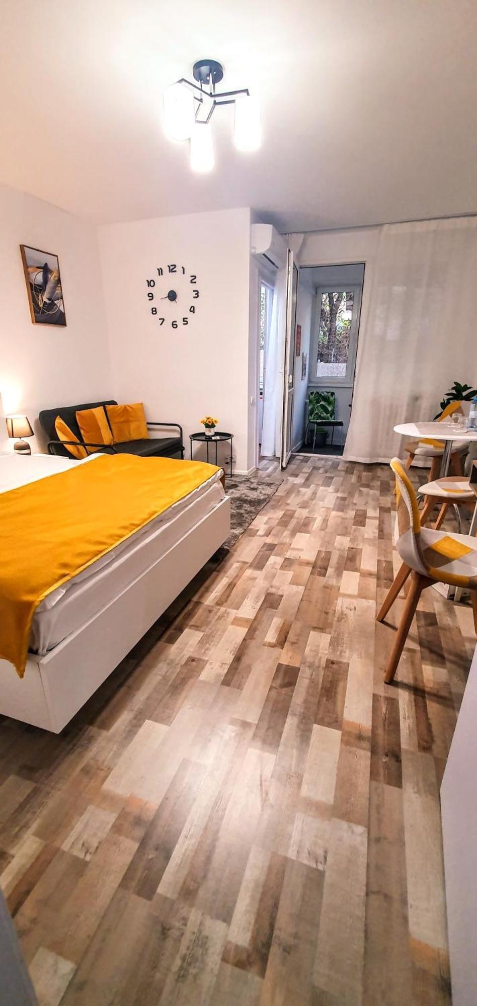 The Yellow King - Luxurious Apartment Bucarest Esterno foto